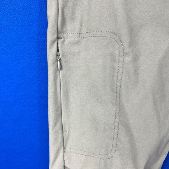 Like New |•PRANA•| Tan Knee Length Articulated Active Pants Size 6 - Picture 3 of 16